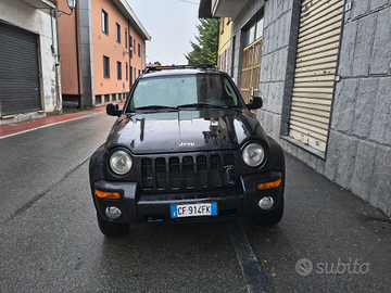 Jeep Cherokee 2,8