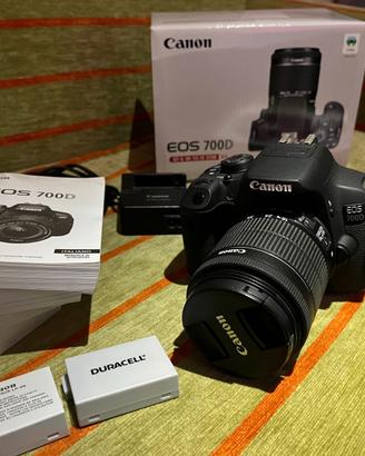 CANON eos 700D