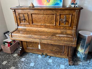 Pianoforte verticale mobile in radica