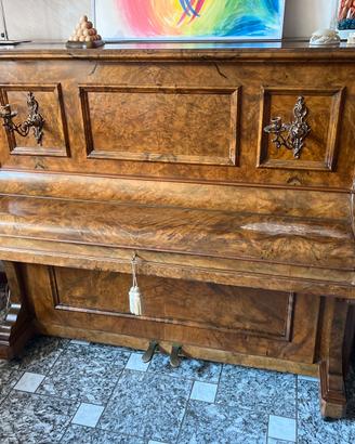 Pianoforte verticale mobile in radica