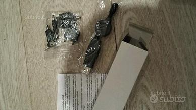 Carica batteria cellulare con connettori mini usb