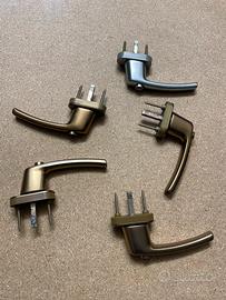 Maniglia con bottone