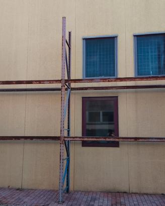 scaffale ad incastro
