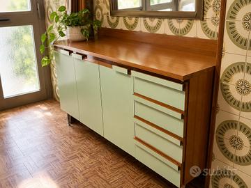 Credenza vintage anni ’60/’70 in legno/verde salvi