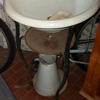 lavatoi porcellana con telaio in metallo