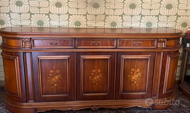 Elegante Credenza Buffet Classica in Legno