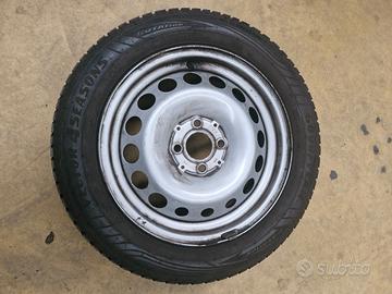 4 Cerchi in ferro con pneumatici All Season