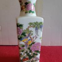 Vaso giapponese in porcellana