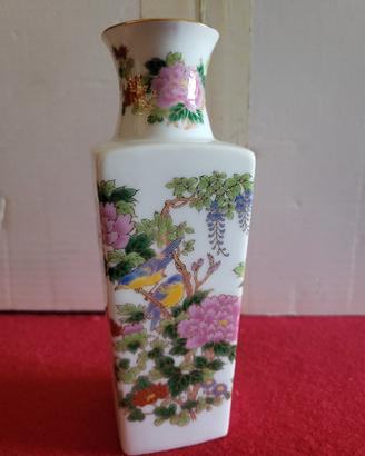 Vaso giapponese in porcellana