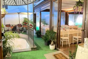 Ampio locale commerciale