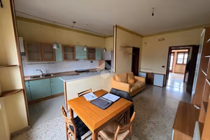 4 LOCALI A AVEZZANO