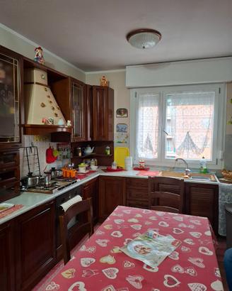 Arredamento pari al nuovo