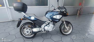 Moto BMW f 650cs Scarver