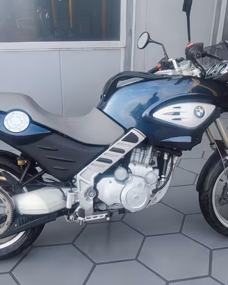 Moto BMW f 650cs Scarver