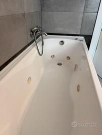 Vasca idromassaggio Jacuzzi