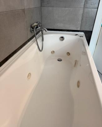 Vasca idromassaggio Jacuzzi