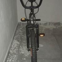 bici mx Kawasaki usata pochissime volte 