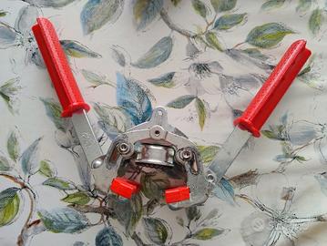 Tappatrice per tappi a corona mm. 26 + 400 tappi