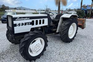 Trattore agricolo 4x4
