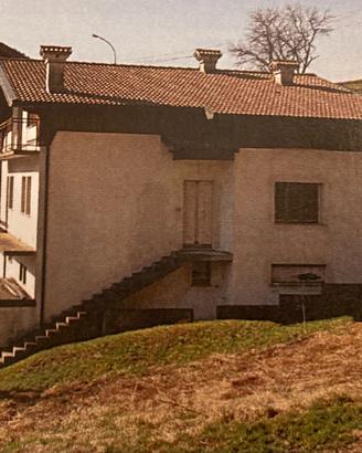 Villa con giardino