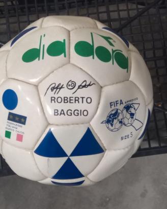 Pallone da calcio firmato Roberto Baggio