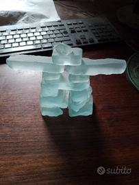 Inuksuk in vetro dal Canada