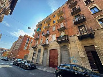 MONOLOCALE A TORINO