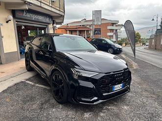 Audi Q8 RS TFSI V8 quattro tiptronic