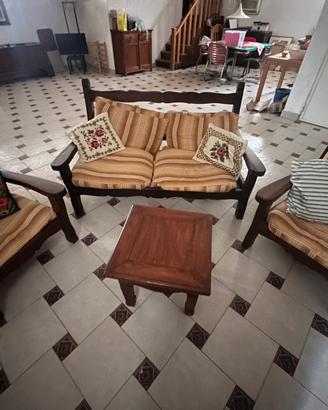Set divano e due poltrone in legno