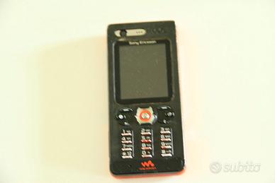 Telefono cellulare Sony Ericson w880 + accessori