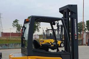 Jungheinrich EFG 425