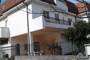 Villetta bi-famigliare