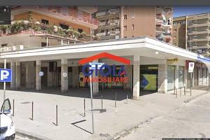 Immobile di 170 m² con 1 locale a Mondragone