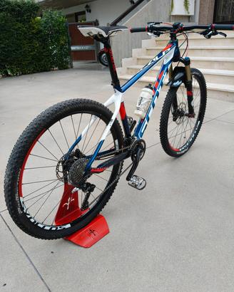MTB scoot in carbonio 