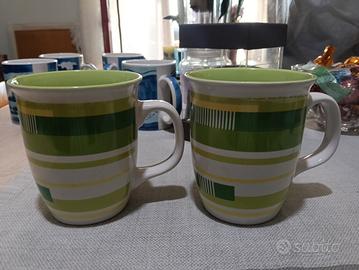 set 2 tazze verdi e bianche 