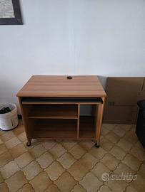 scrivania per PC  o tv