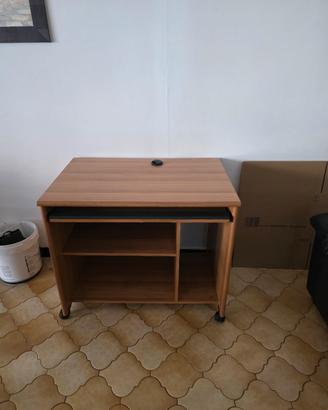 scrivania per PC  o tv