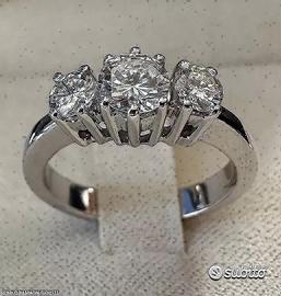 ANELLO TRILOGY IN ORO 18kt. CON DIAMANTI NATURALI