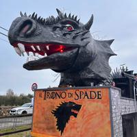 Carro carnevale trono di spade