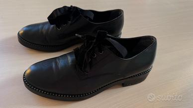 Stringate in pelle con lacci in velluto/tag 39