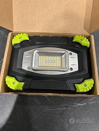 Faro LED ricaricabile
