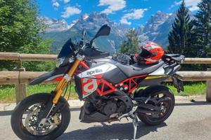 Aprilia Dorsoduro 900