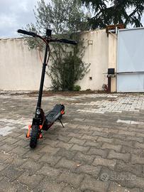 Monopattino elettrico joyor s5z usato pochissimo.