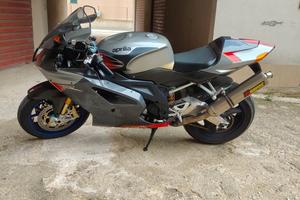 Aprilia RSV 1000 Factory
