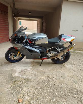 Aprilia RSV 1000 Factory