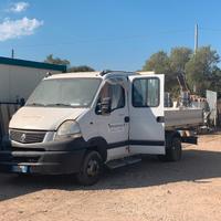 Autocarro tipo RENAULT TRUKS