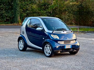 Smart 700 city-coupé pure (45 kW) 2003-E4 Automati