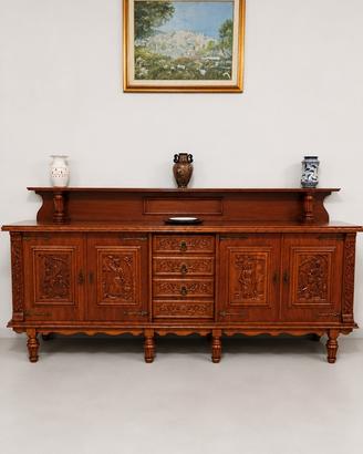 Credenza in legno intagliato-Siziano (PV)
