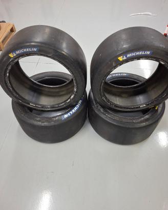 gomme slick R18
