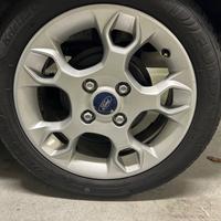 CERCHI (senza gomme) Ford fiesta raggio 15.